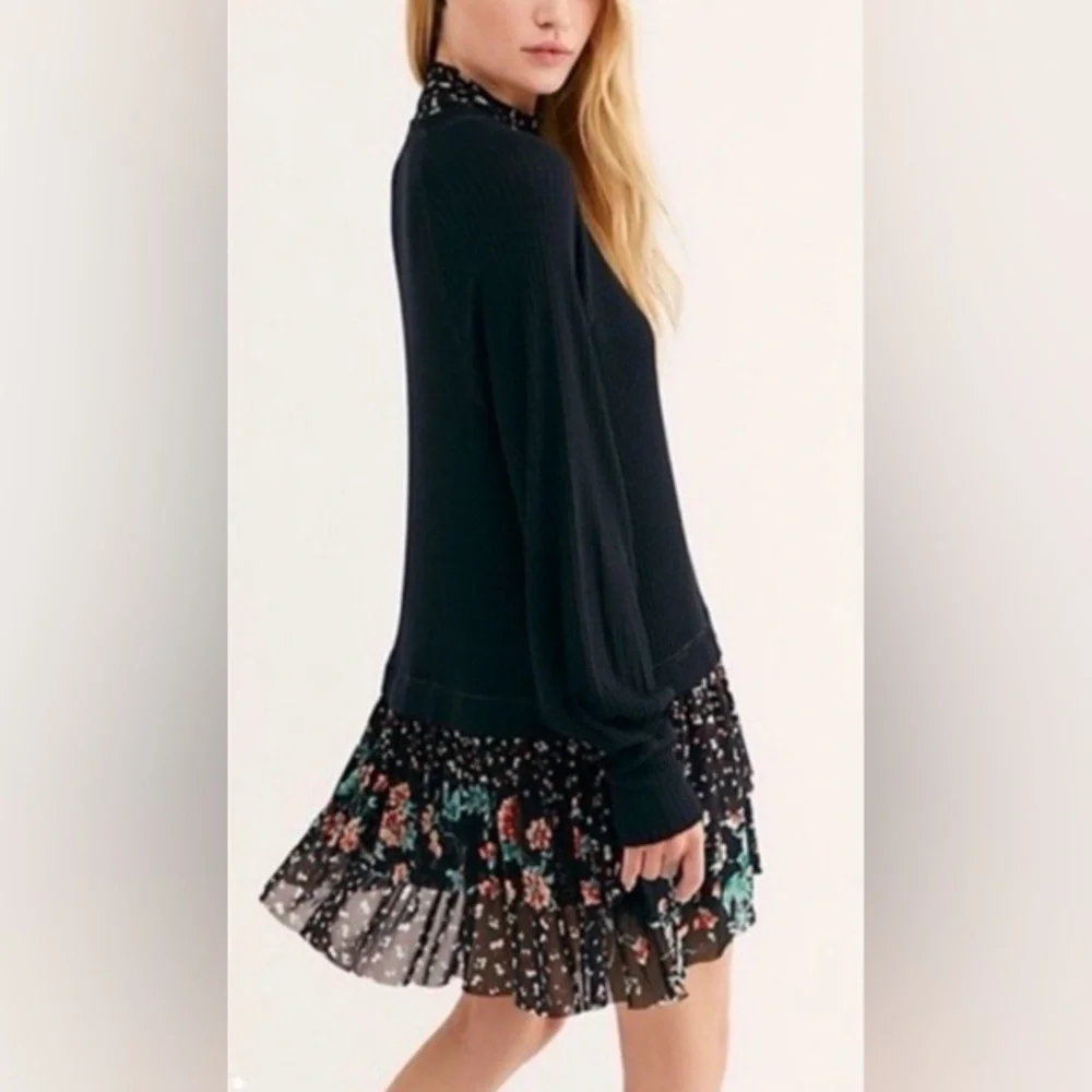 FREE PEOPLE Opposites Attract Mini Dress Black Floral Boho Ruffle Size M - Picture 4 of 8